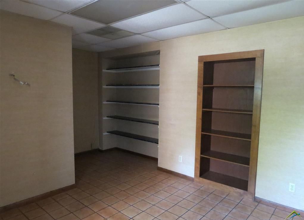 200 W Broad St, Mineola, TX 75773